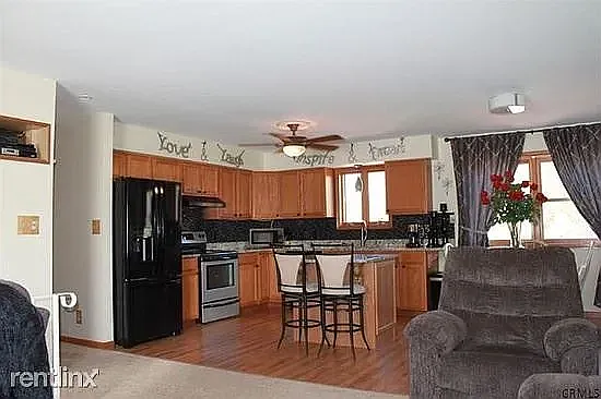 32A Saint George Pl — Photo 1