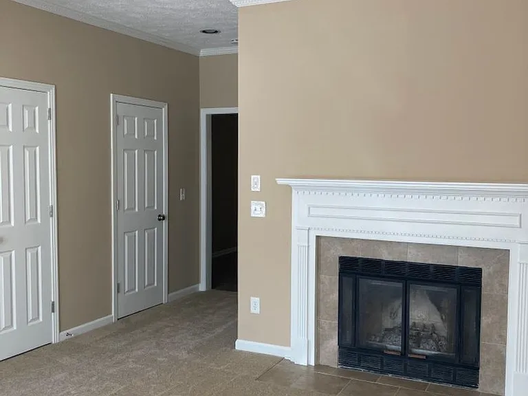 108 Lakebrink Dr — Photo 4