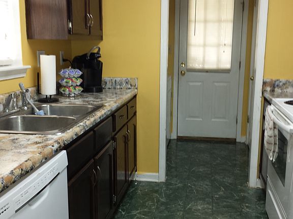 4th image of 3325 Edenshire Ln