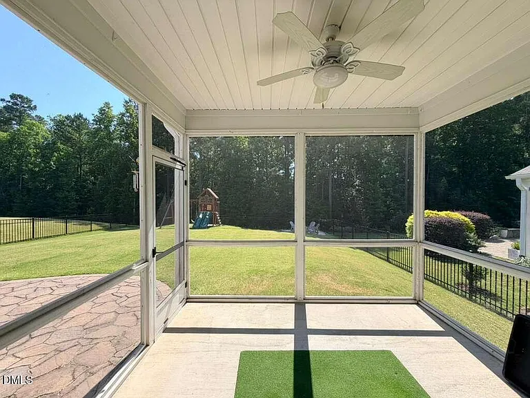 2525 Elm Grant Dr — Photo 32