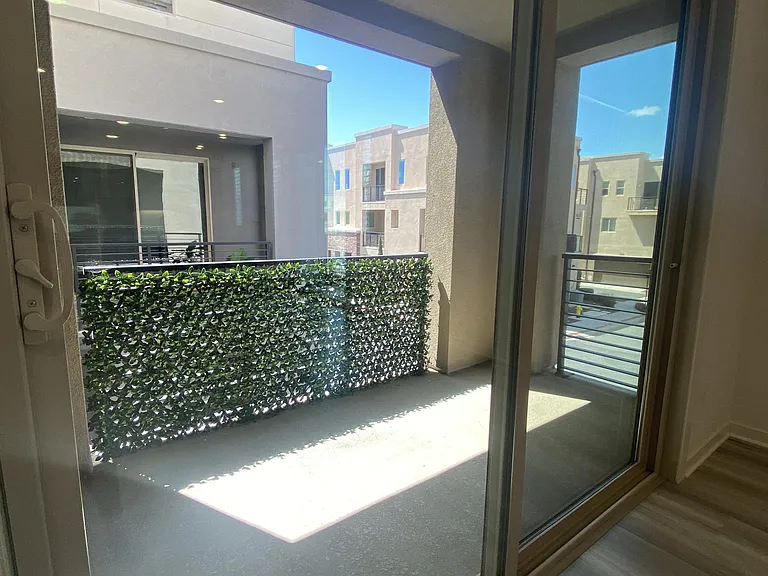169 Cadence — Photo 8