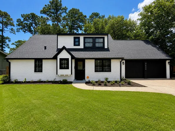 3004 Woodland Dr, Dickinson, TX 77539