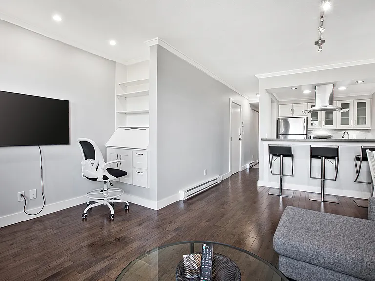 3546 Point Grey Rd #B — Photo 4