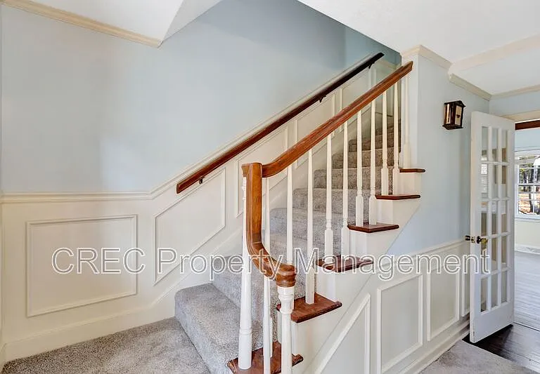 321 Shaftesbury Ln — Photo 6