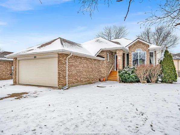 22 Golfway Dr, Essex, ON N8M 3E3