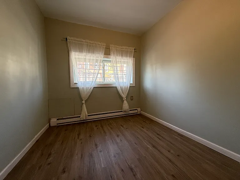 212 E Sheldon St — Photo 34