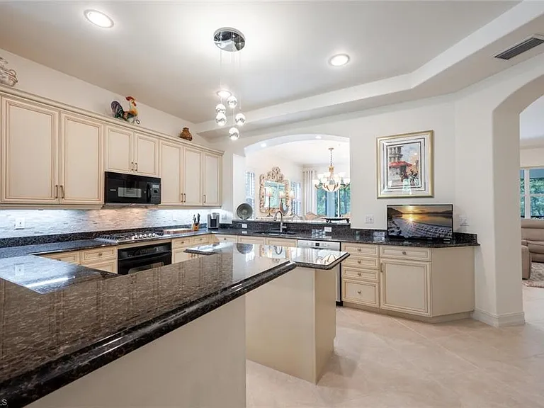 2843 Tiburon Blvd E #7-102 — Photo 36