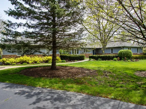 6729 Estate Ln, Long Grove, IL 60047
