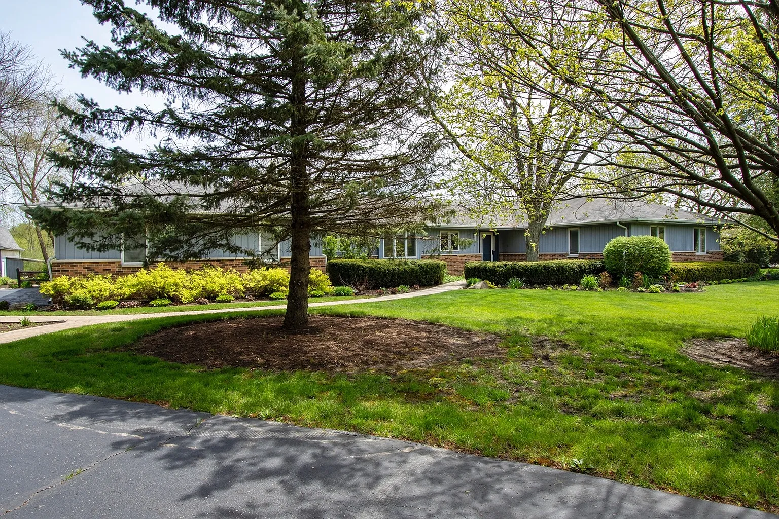 6729 Estate Ln photo 1