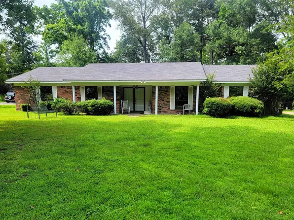 6401 Granada Trl, Pine Bluff, AR 71603