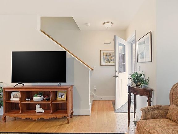 2nd image of 58 Seafare Ln