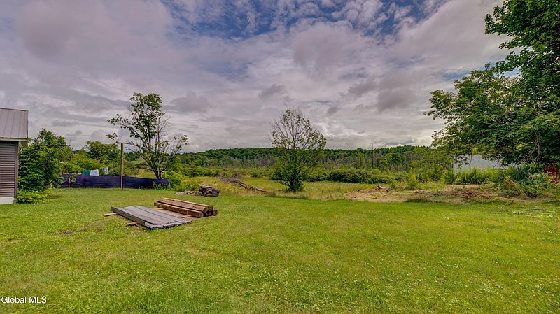 4th image of 569 New Turnpike Road