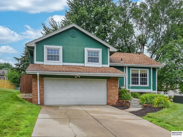 5822 N 127th St, Omaha, NE 68164