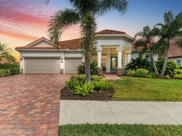 8201 Heritage Grand Pl, Bradenton, FL 34212