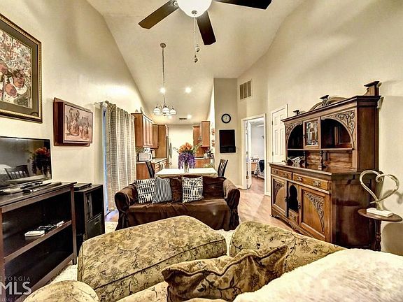 4th image of 1609 Buckingham Pl