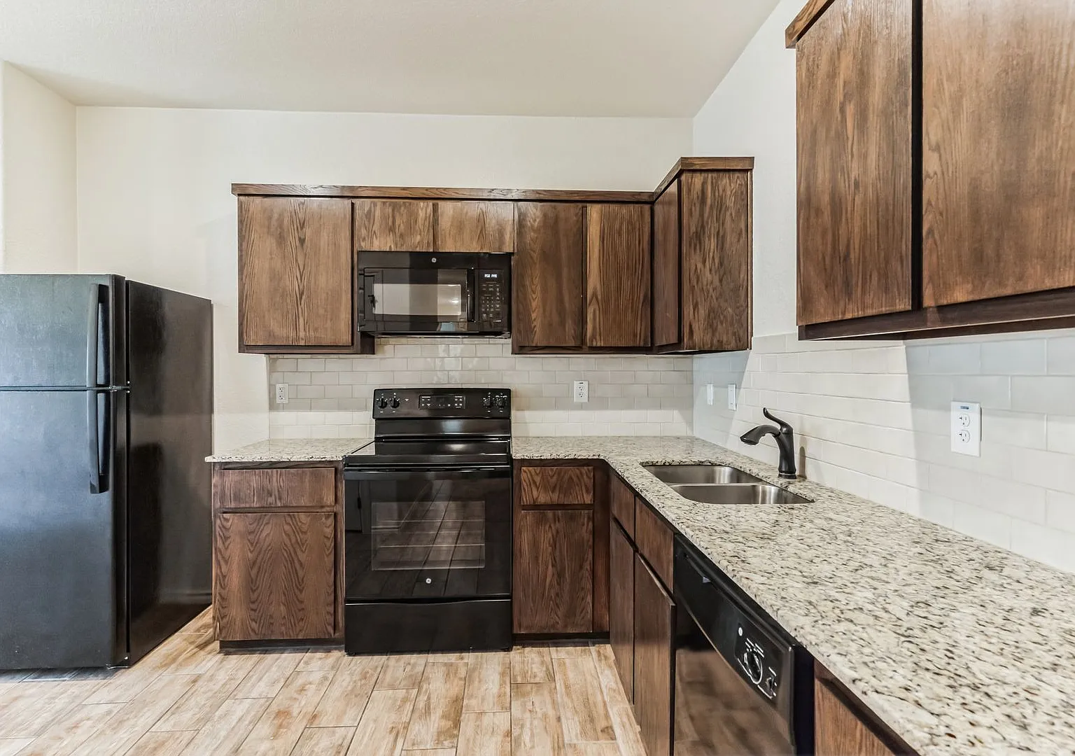 Modern 3-Bedroom Duplex in Temple with Spacious Layout — Photo 4