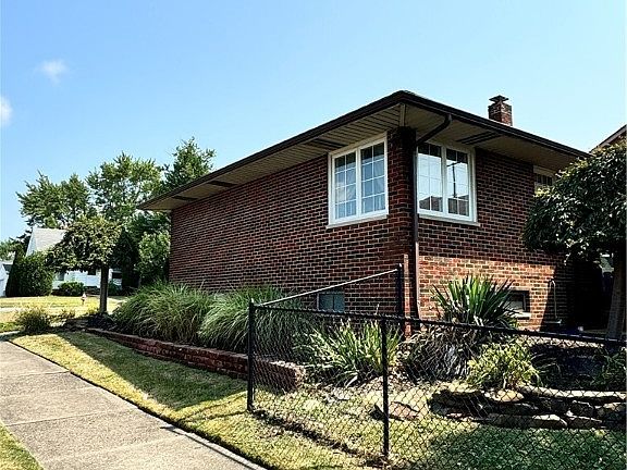 4th image of 8806 Park Heights Ave
