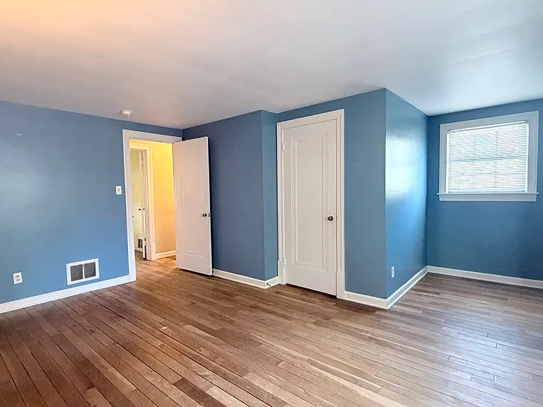 555 S Ruston Ave — Photo 16