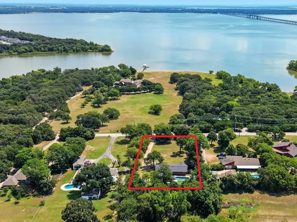 324 S Shady Shores Rd, Shady Shores, TX 76208