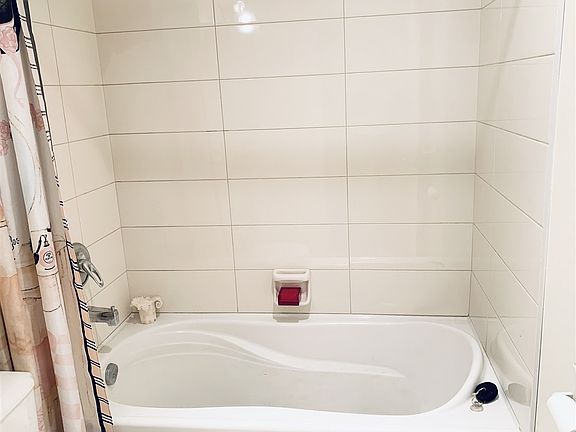 5th image of 610 3rd Ave #204