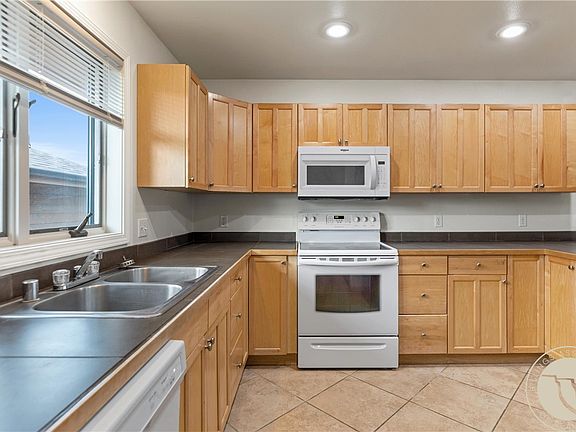 3rd image of 3385 Granger Ave S APT 27