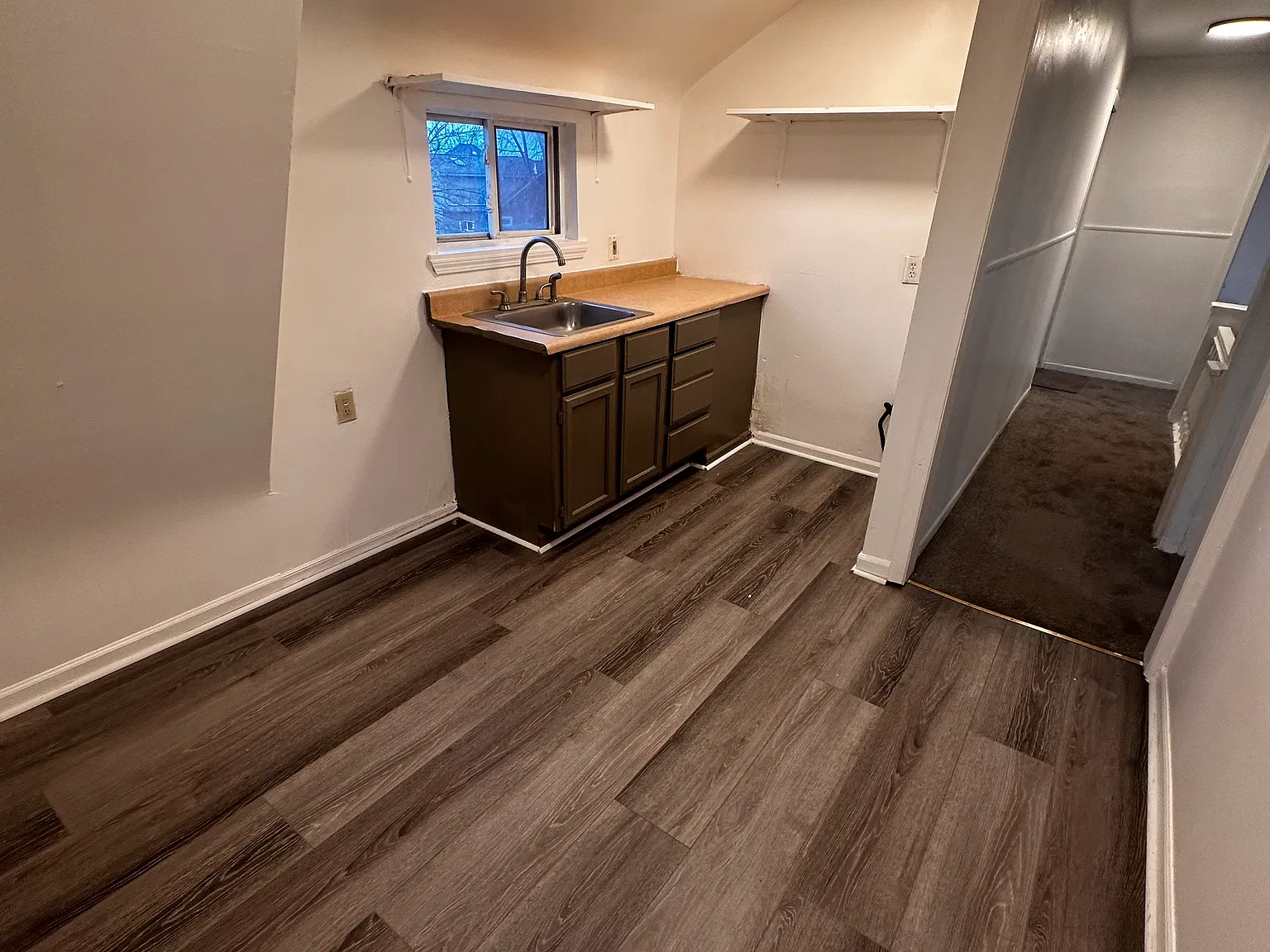 2 bed, 750 sqft, $1,100 — Photo 3