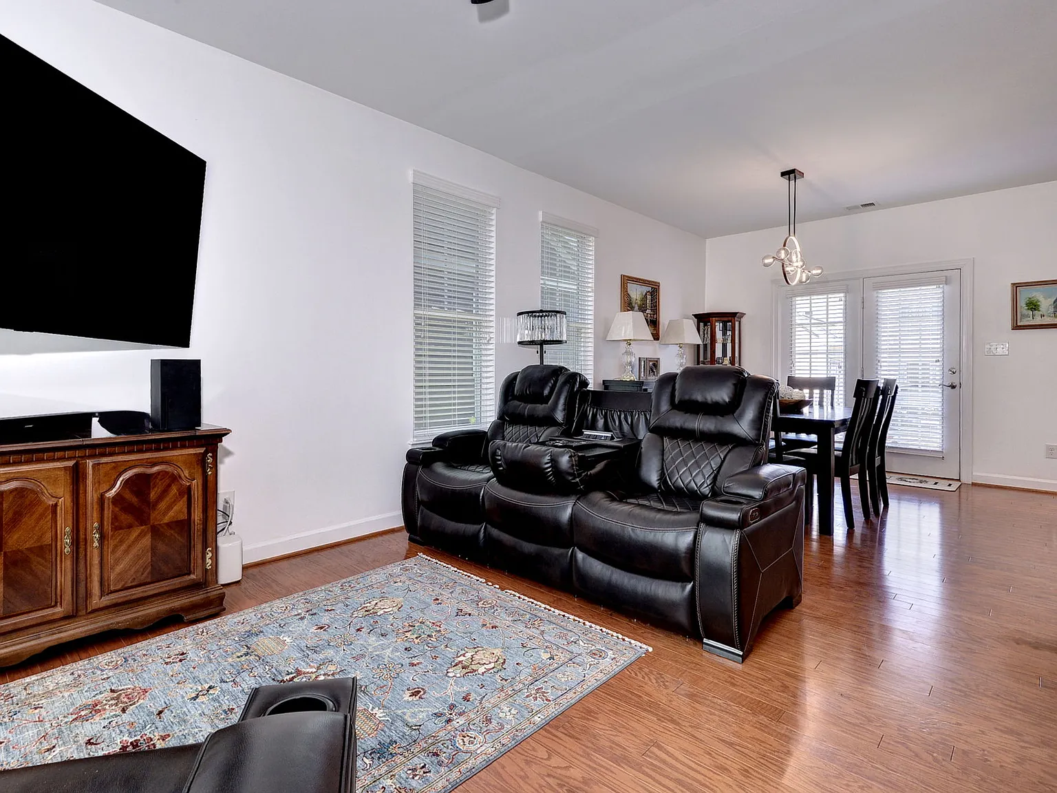 3 bed, 2.5 bath, 1332 sqft, $2,495 — Photo 4