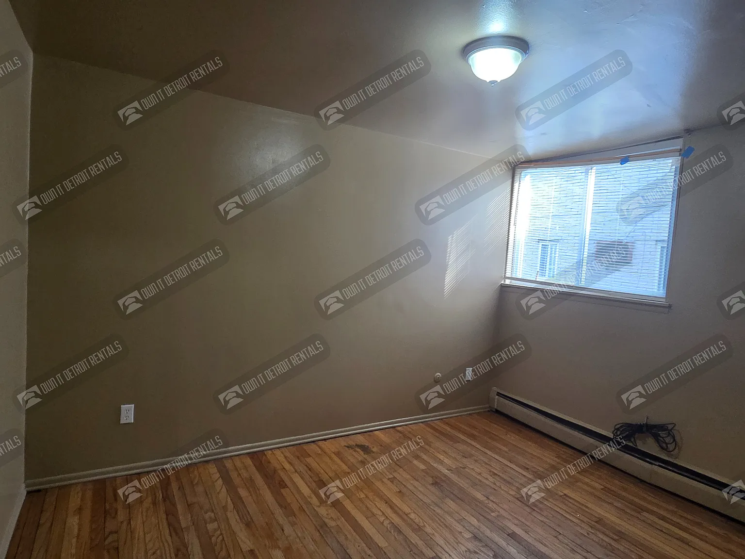 House- Multi Family — Photo 4
