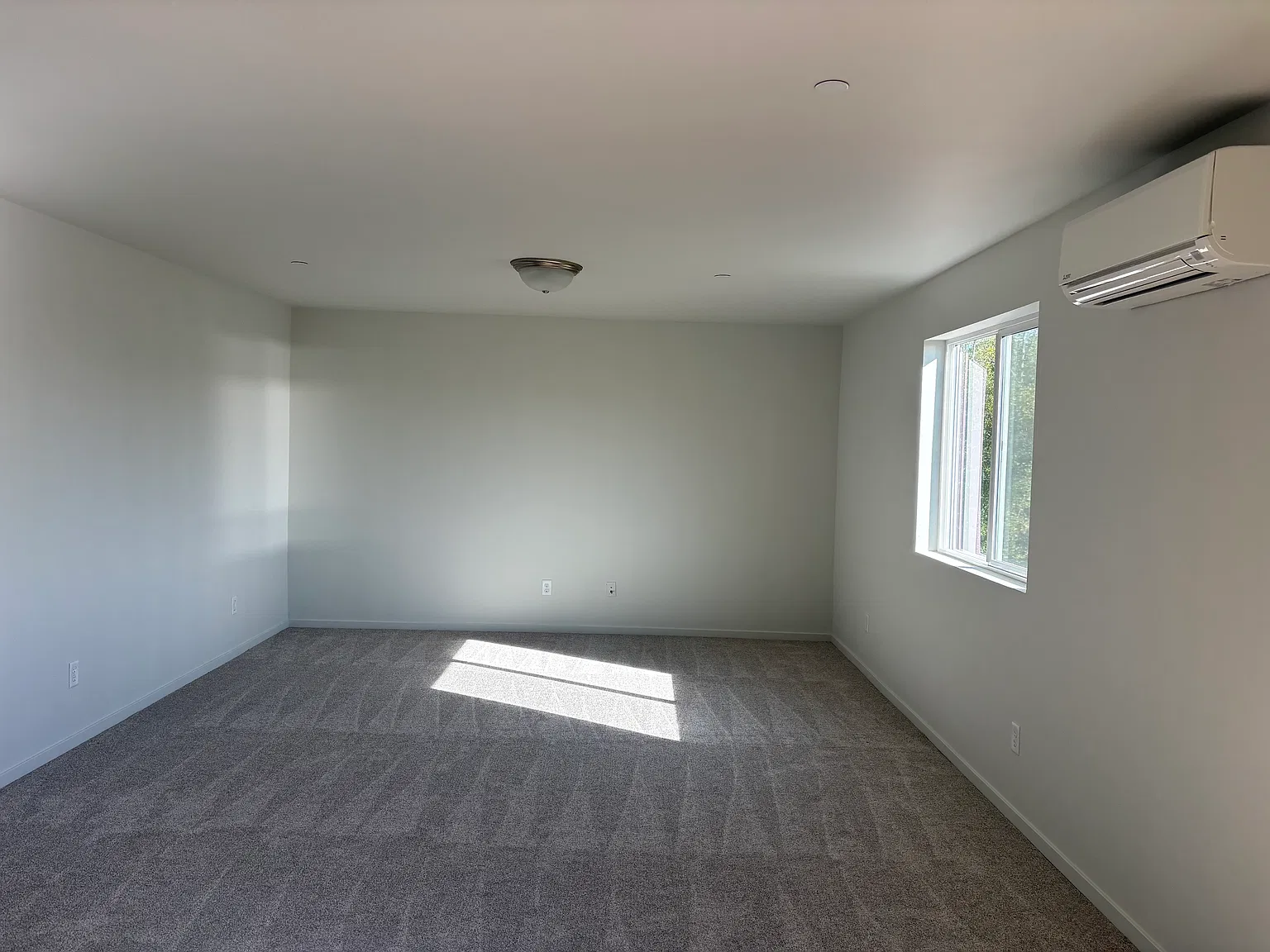 3 bed, 2154 sqft, $3,200 — Photo 3