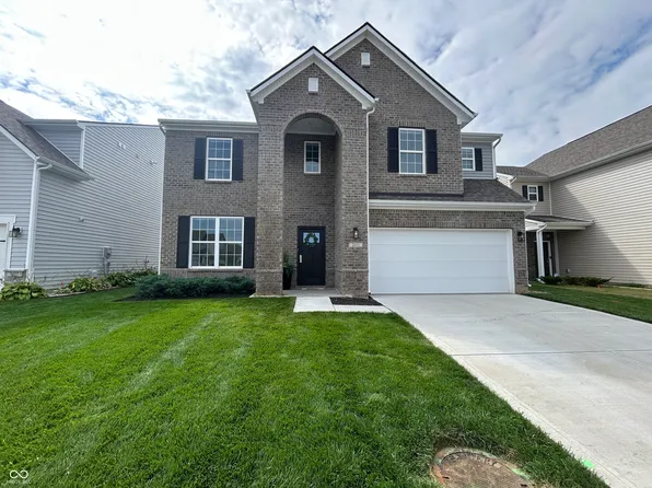 2631 Creek Bank Ct, Columbus, IN 47201