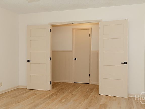 5th image of 563 Keith Road
