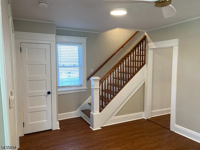 971 Virgil Ave — Photo 9