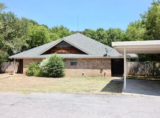 948 E 3rd St, Weatherford, TX 76086