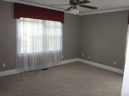 403 Greenwood Dr — Photo 3