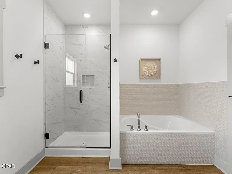 22524 Lakeview Dr — Photo 8