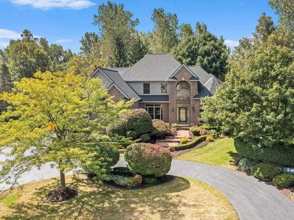 2115 Stonebridge Dr S, Ann Arbor, MI 48108