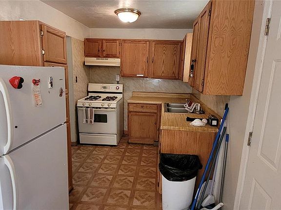 5th image of 104 Anabel Ave