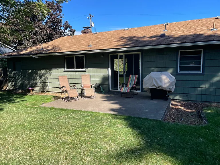 1713 Eugene St — Photo 24