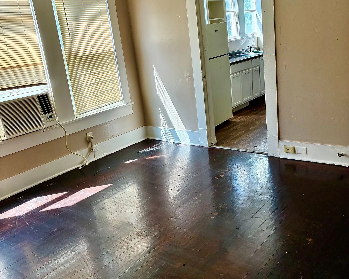 2412 Pinehurst Blvd — Photo 2