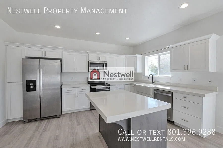 $500 off first month-Charming Home in Windsor at Waters Edge — Photo 2