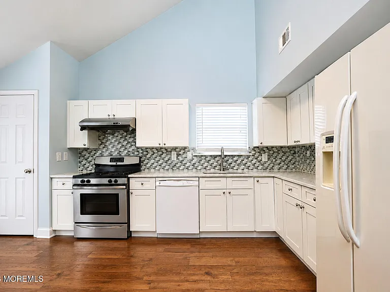 10 Madison Ct — Photo 8