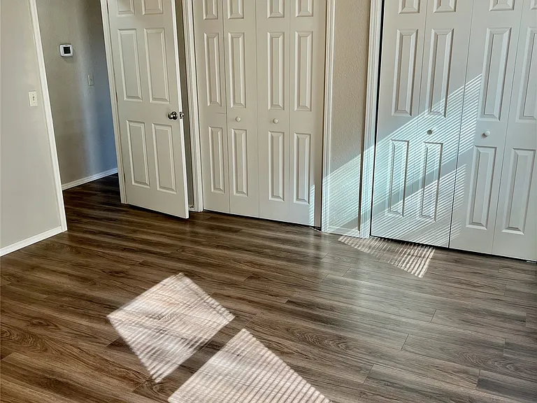 414 E Waco Pl — Photo 13