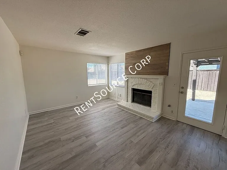 3559 E Avenue R14 — Photo 10