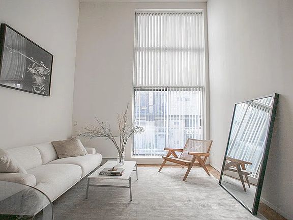 5th image of 220 E 24th St APT 4f