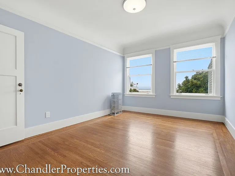 764 N Point St — Photo 9