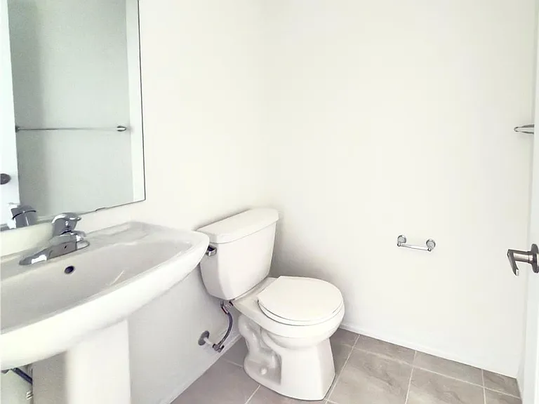 369 Starlight Ave — Photo 5