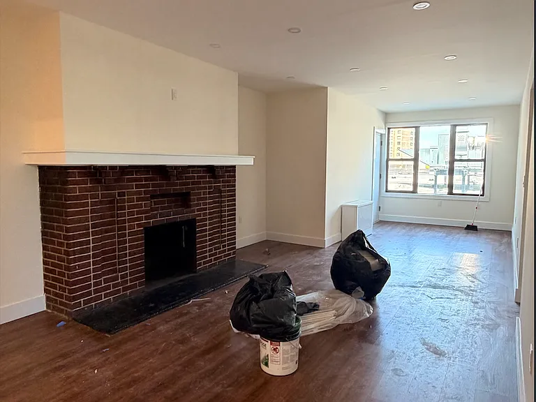 112 81st Ave #2 — Photo 3