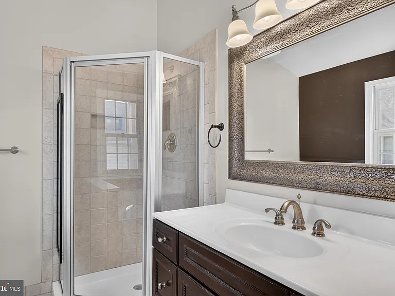 341 S Pickett St — Photo 28
