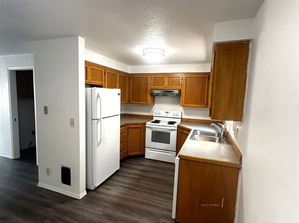 3682 47th Ave Ne, 3682-3698 47th Ave NE #14ef25e16, Salem, OR 97305
