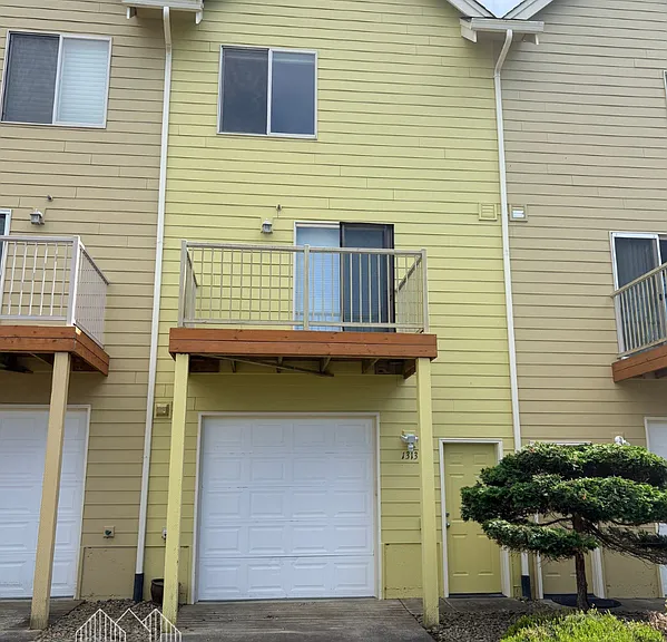 1313 NW 15th St #1313 — Photo 2